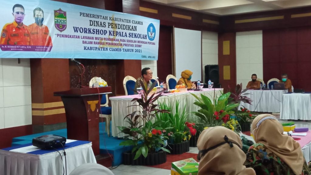 MATERI WORKSHOP HARI PERTAMA DENGAN NARA SUMBER SEKDA KABUPATEN CIAMIS DAN KEPALA SMPN 1 CIAMIS