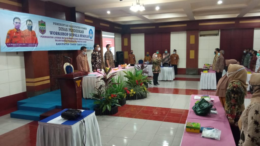 PEMBUKAAN WORKSHOP KEPALA SEKOLAH TEMA PENINGKATAN LAYANAN MUTU PENDIDIKAN PADA SMP DALAM RANGKA PENINGKATAN PRESTASI SISWA PEMBUKAAN WORKSHOP KEPALA SEKOLAH TEMA PENINGKATAN LAYANAN MUTU PENDIDIKAN PADA SMP DALAM RANGKA PENINGKATAN PRESTASI SISWA