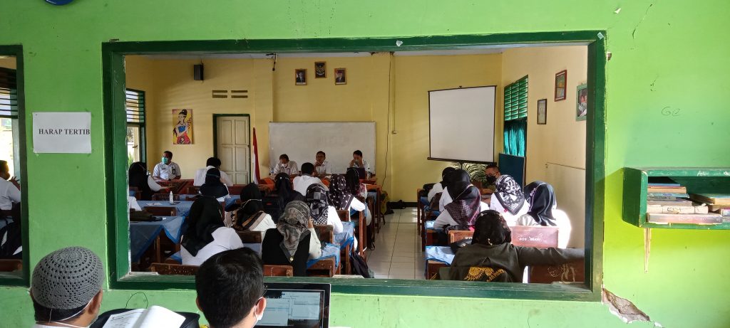 PENYUSUNAN KISI-KISI DAN SOAL UJIAN SEKOLAH TAHUN 2021/2022