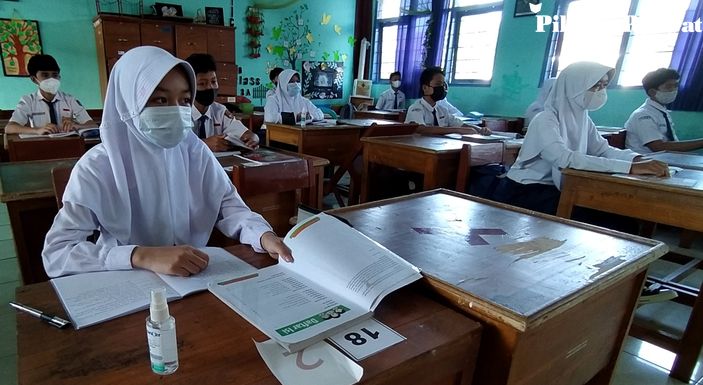 PEMBELAJARAN TATAP MUKA SERATUS PERSEN