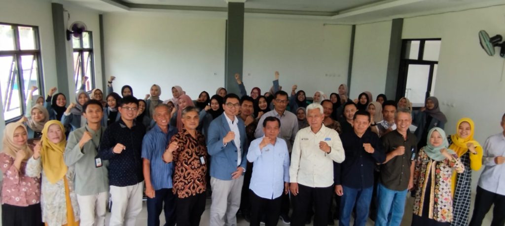 Serah Terima Mahasiswa PPPK UPI di Sekolah Wilayah Sadananya