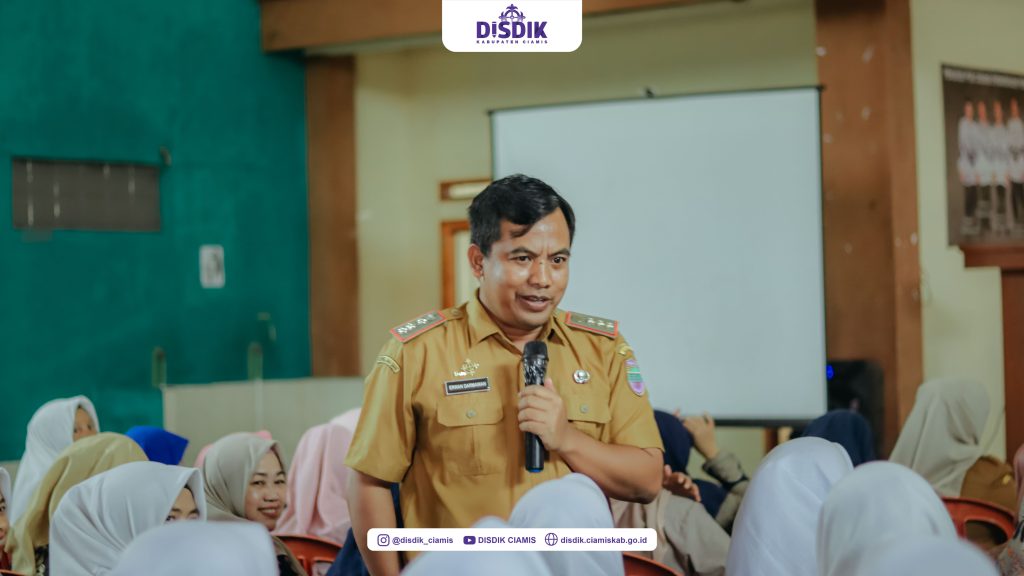 Kepala Dinas Pendidikan Kabupaten Ciamis Dr. Erwan Darmawan Buka Kegiatan Coaching Clinic dan Lakukan Kunjungan Kerja