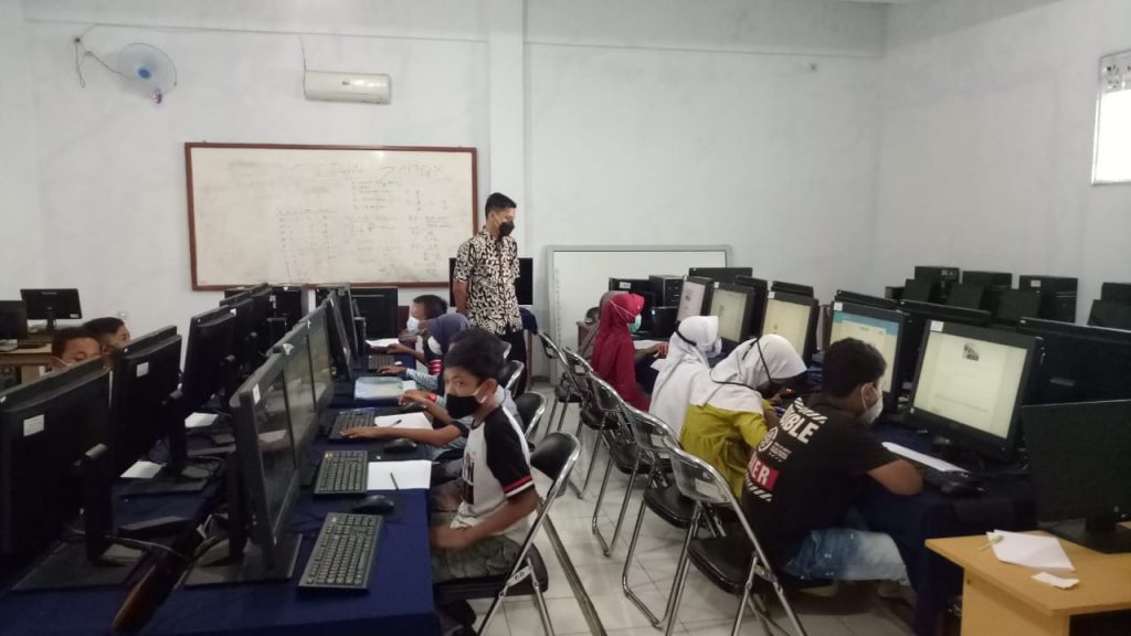 30 SEKOLAH DASAR SUKSES MENGIKUTI UJI COBA INSTRUMEN AKADEMIK DAN NON AKADEMIK DI 10 SMP KABUPATEN CIAMIS 30 SEKOLAH DASAR SUKSES MENGIKUTI UJI COBA INSTRUMEN AKADEMIK DAN NON AKADEMIK DI 10 SMP KABUPATEN CIAMIS