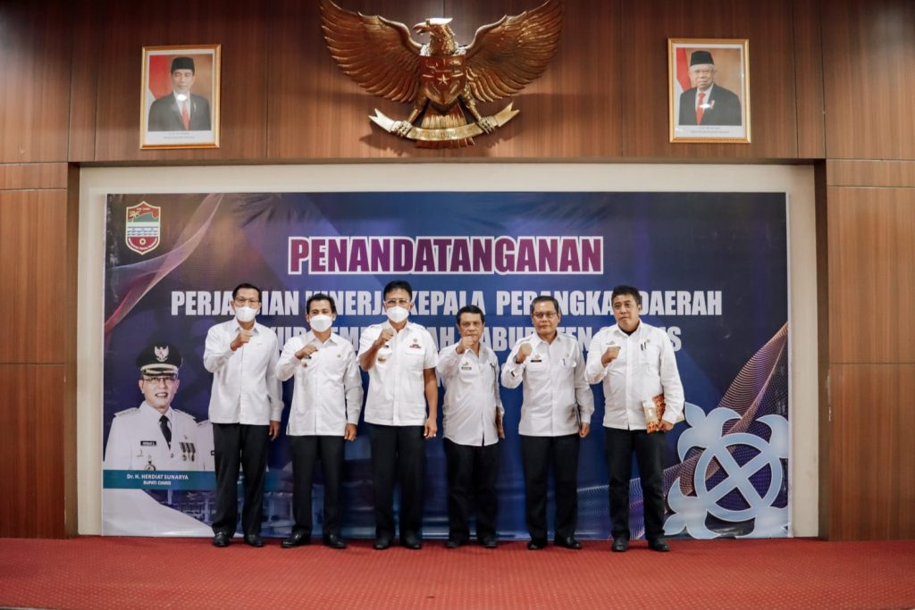 PENANDATANGANAN PERJANJIAN KINERJA KEPALA PERANGKAT DAERAH LINGKUP PEMKAB CIAMIS TAHUN 2023