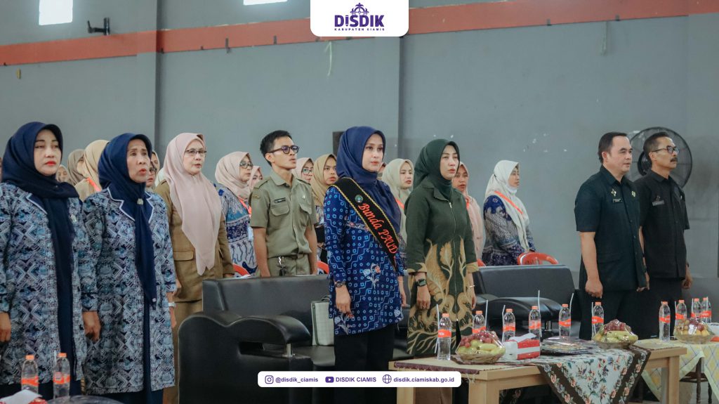 Bunda PAUD Kabupaten Ciamis, Bunda Yulia Sari secara resmi membuka Bimtek PAUD Holistik Integratif