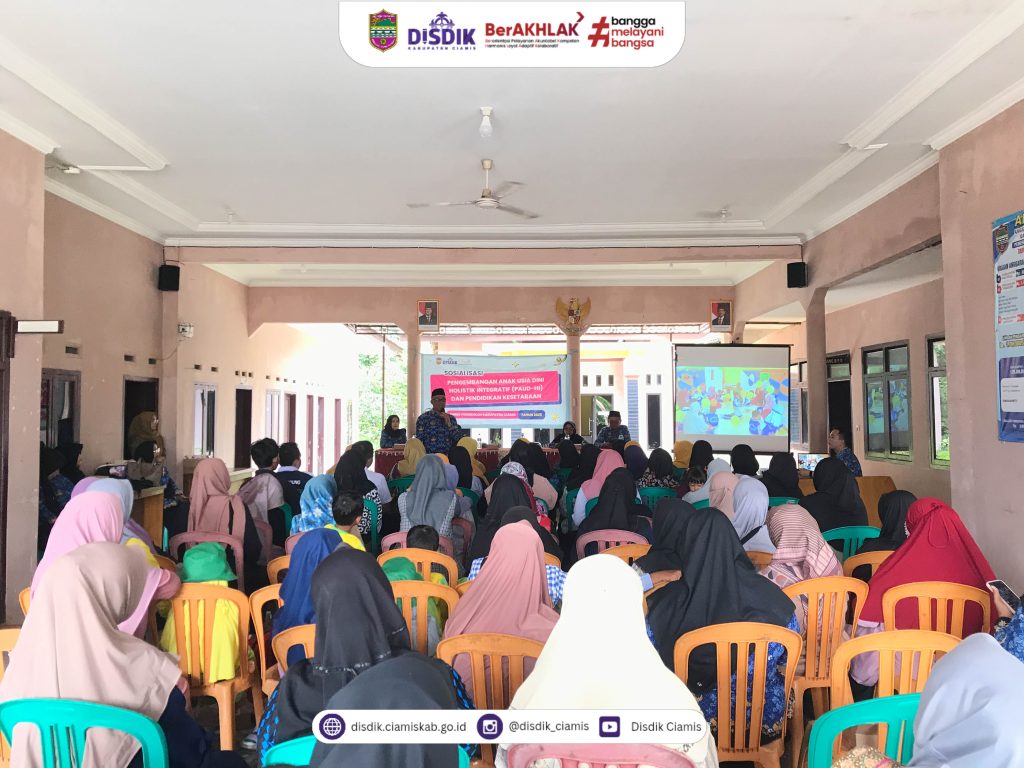 DISDIK CIAMIS SOSIALISASIKAN PAUD HI & KESETARAAN DI LOKASI P2WKSS
